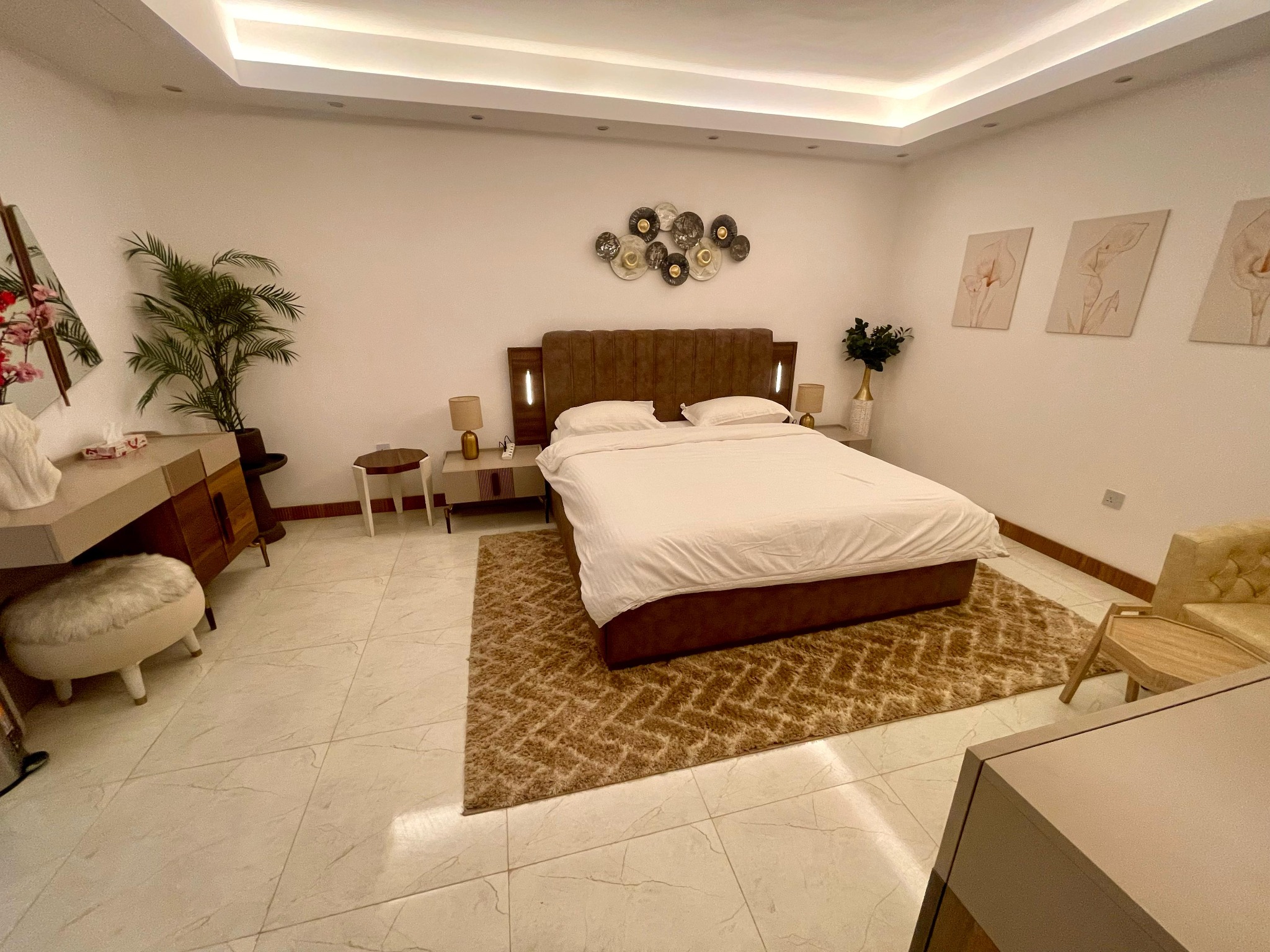 Executive suite bedroom at Oasis Villa